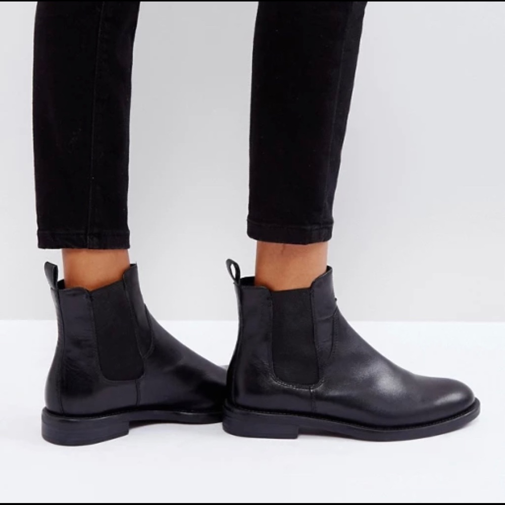 Dr martens Flora Chelsea boot